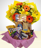 Flores :  - Combo Seduccion: Canasta Riqusima de Chocolates + Bouquet Primaveral